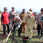 Forkopimda Banda Aceh Gelar Aksi Tanam Pohon Serentak di Pesisir Pantai Syiah Kuala