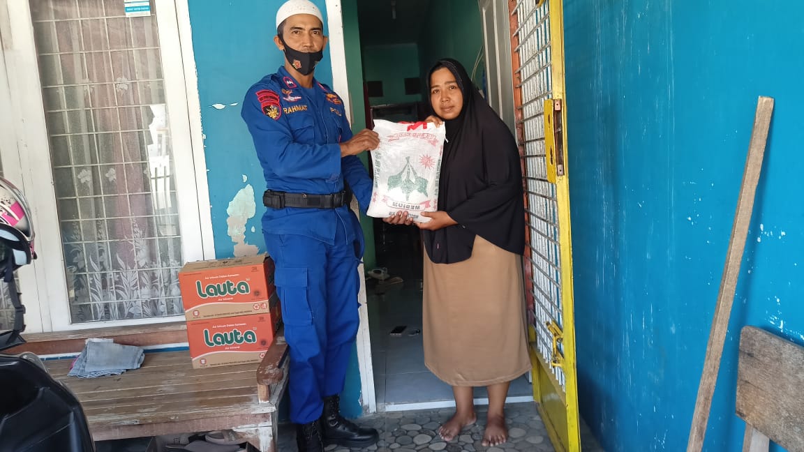 Dirpolairud Polda Aceh Pimpin Penyaluran 300 Paket Sembako Dalam Jum’at Berkah