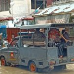 Tugas Humanis Polisi di Aceh Utara Saat Banjir