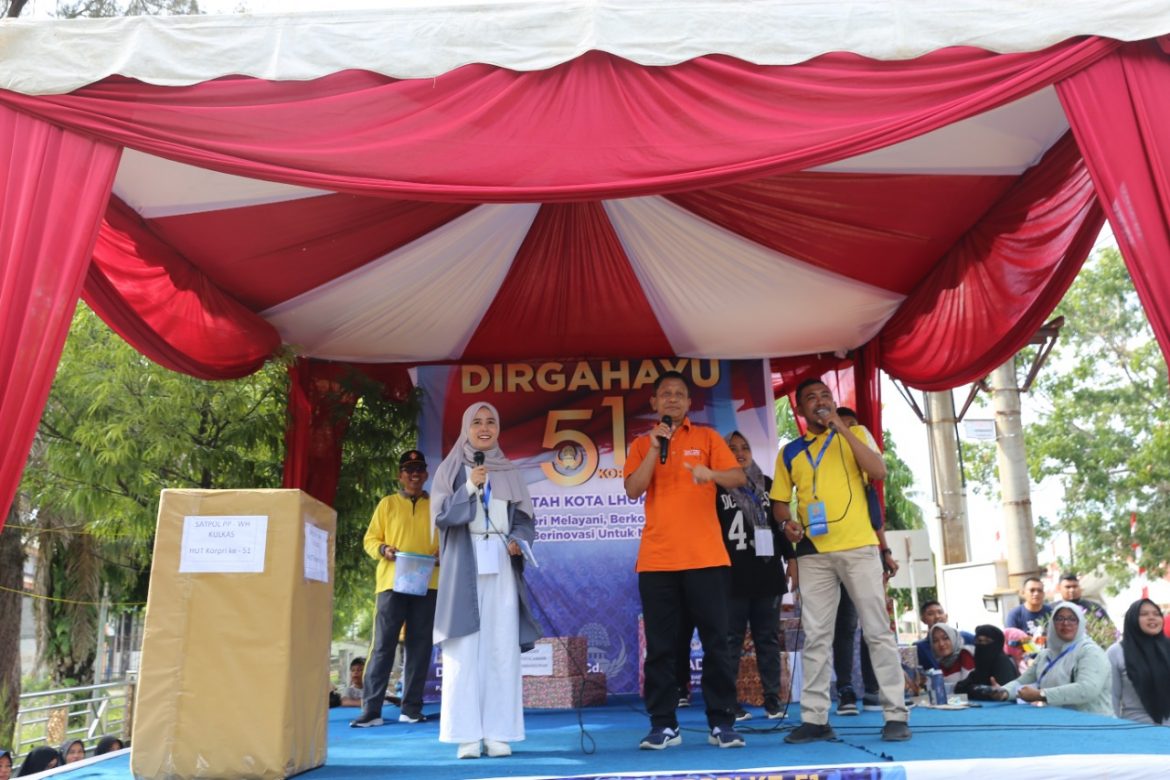 Diikuti 2.000 peserta:  Gerak Jalan Santai HUT Korpri Meriah