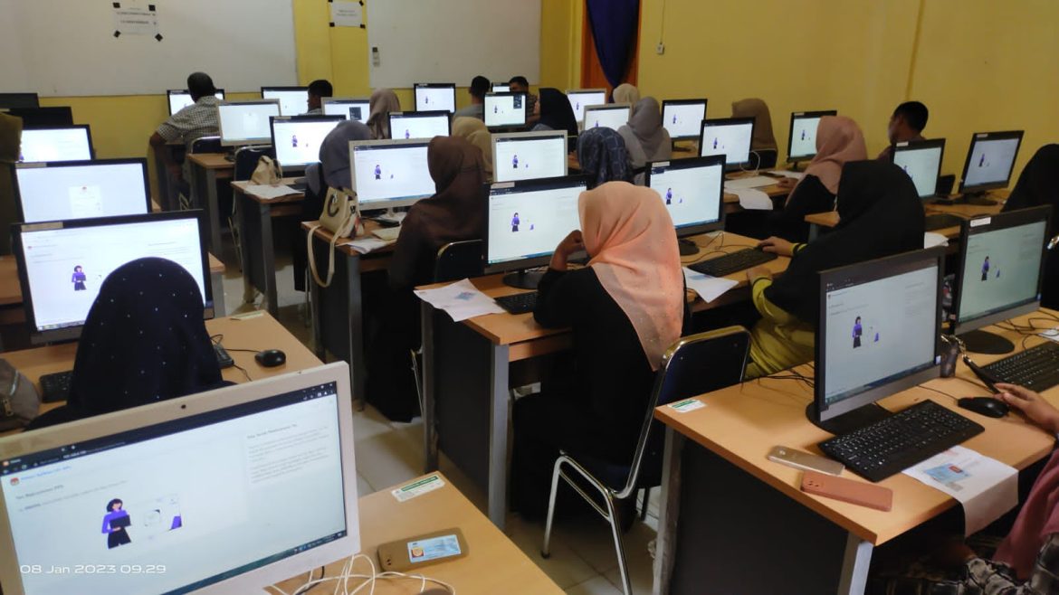 Kapolres Pijay Turut Pantau Pelaksanaan Ujian CAT Calon Anggota PPS Kabupaten Pidie Jaya Untuk Pemilu 2024