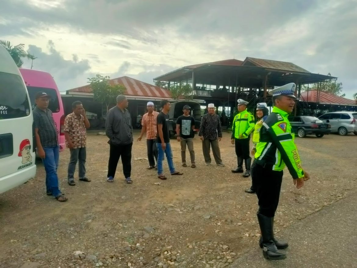 Polisi Meupep – Pep, Polantas Lhokseumawe Sosialisasi Tertib Lalin di Titik Rawan Laka