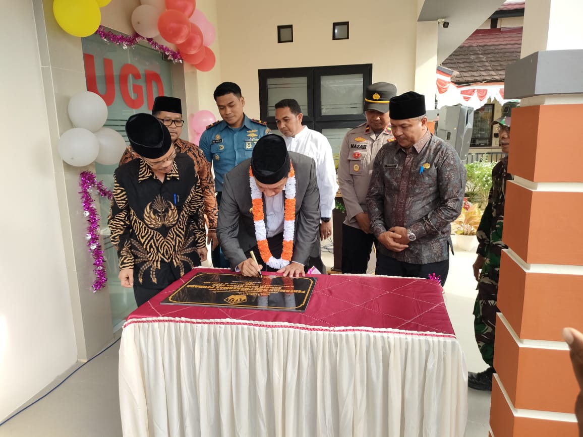 Pj Bupati Bireuen Aulia Sofyan, Ph.D  meresmikan gedung baru Unit Gawat Darurat (UGD) UPTD Puskesmas Kecamatan Peudada