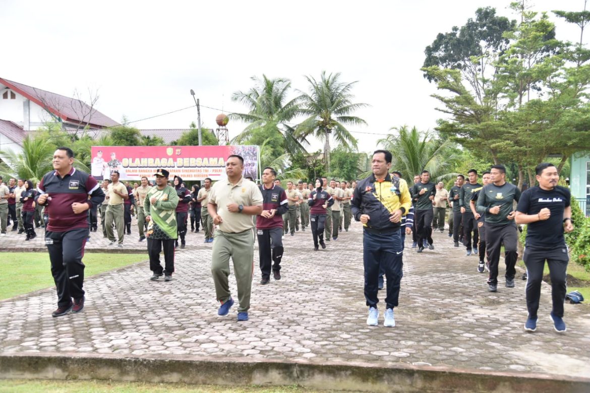Perkuat Sinergitas TNI- Polri, Polres Bireuen Gelar Olah Raga Bersama Kodim 0111