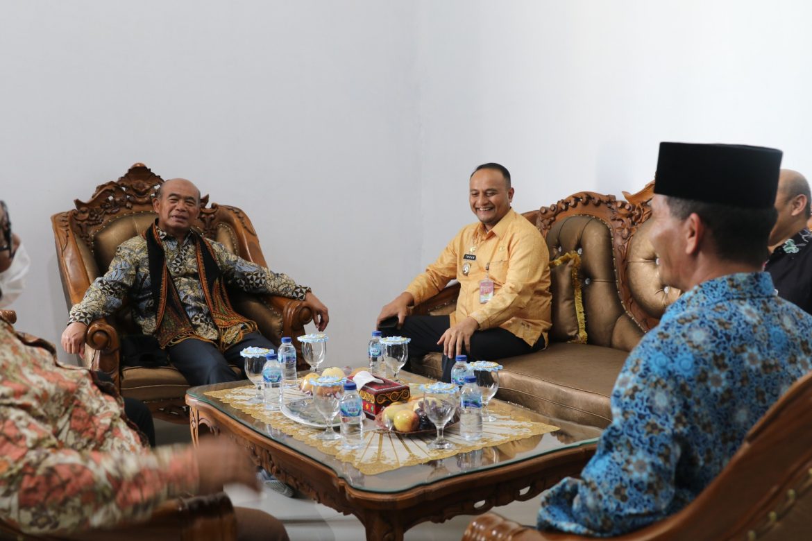 Pj. Walikota Lhokseumawe Sambut dan Dampingi Kunker Menteri PMK di Aceh